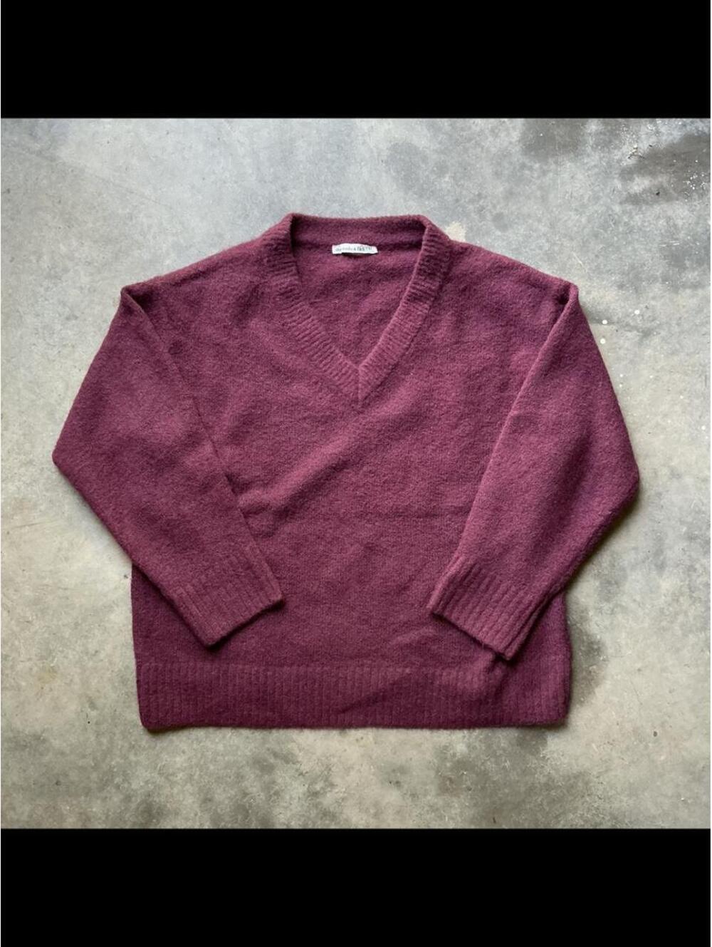 Abercrombie & Fitch Burgundy V-Neck Dad Sweater